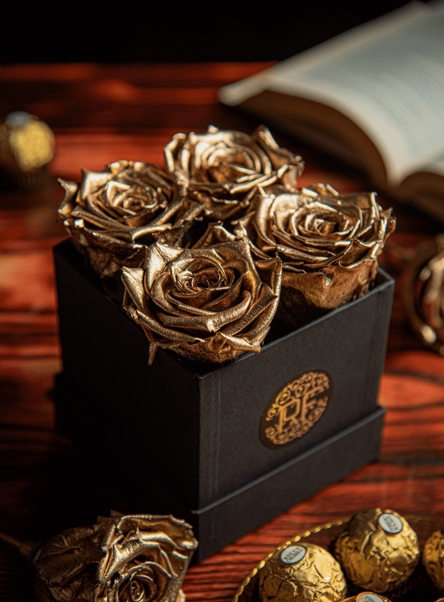 4 Rosas que duran 1 año en Estuche