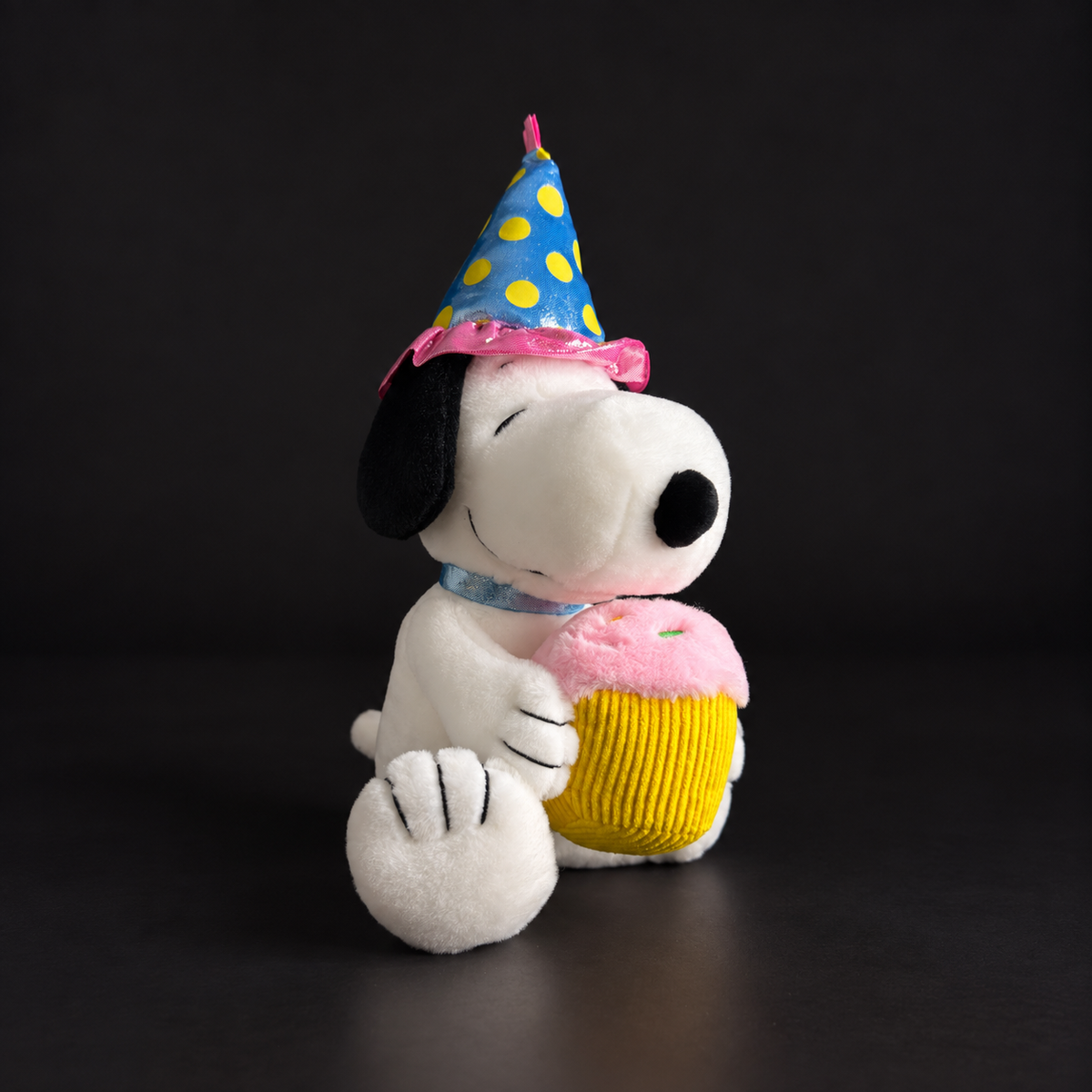 Peluche de Snoopy de cumpleaños para regalar