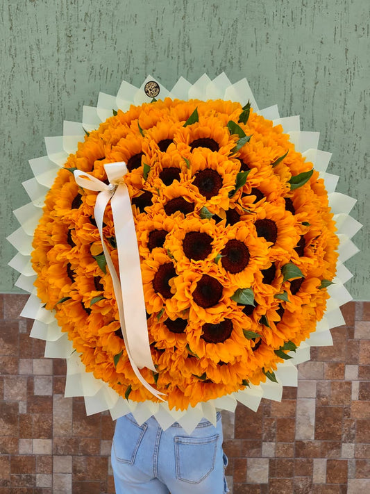 Ramo 100 Girasoles Frescos | Solo CDMX