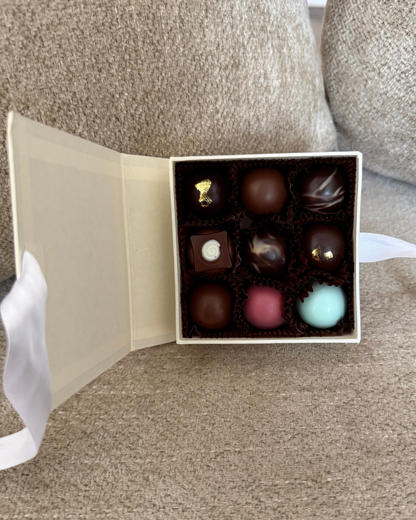 Chocolates de Recuerdo - Paquete de 10 cajas con 9 Chocolates | Chocolate Belga