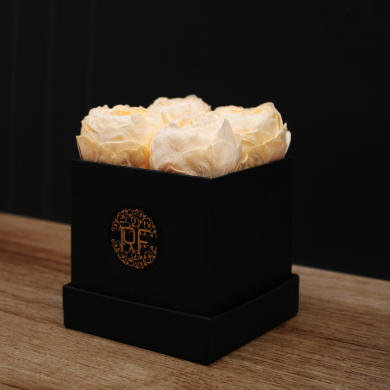 Eternelle Box | 4 Peonias