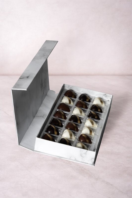 Caja con 21 chocolates y "21 citas para pareja" | Chocolate estilo Dubai