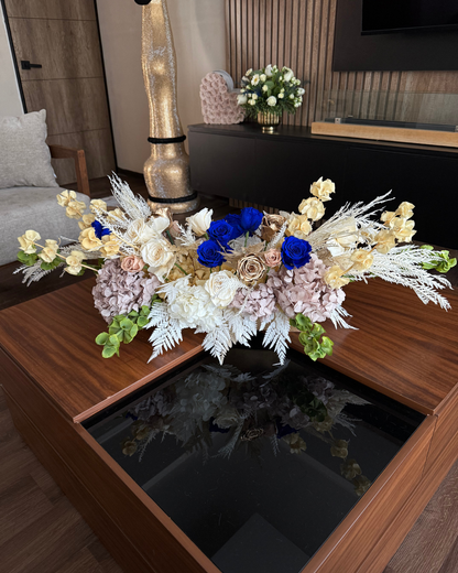 Centro de Mesa Floral de Lujo con Rosas y Hortensias Preservadas