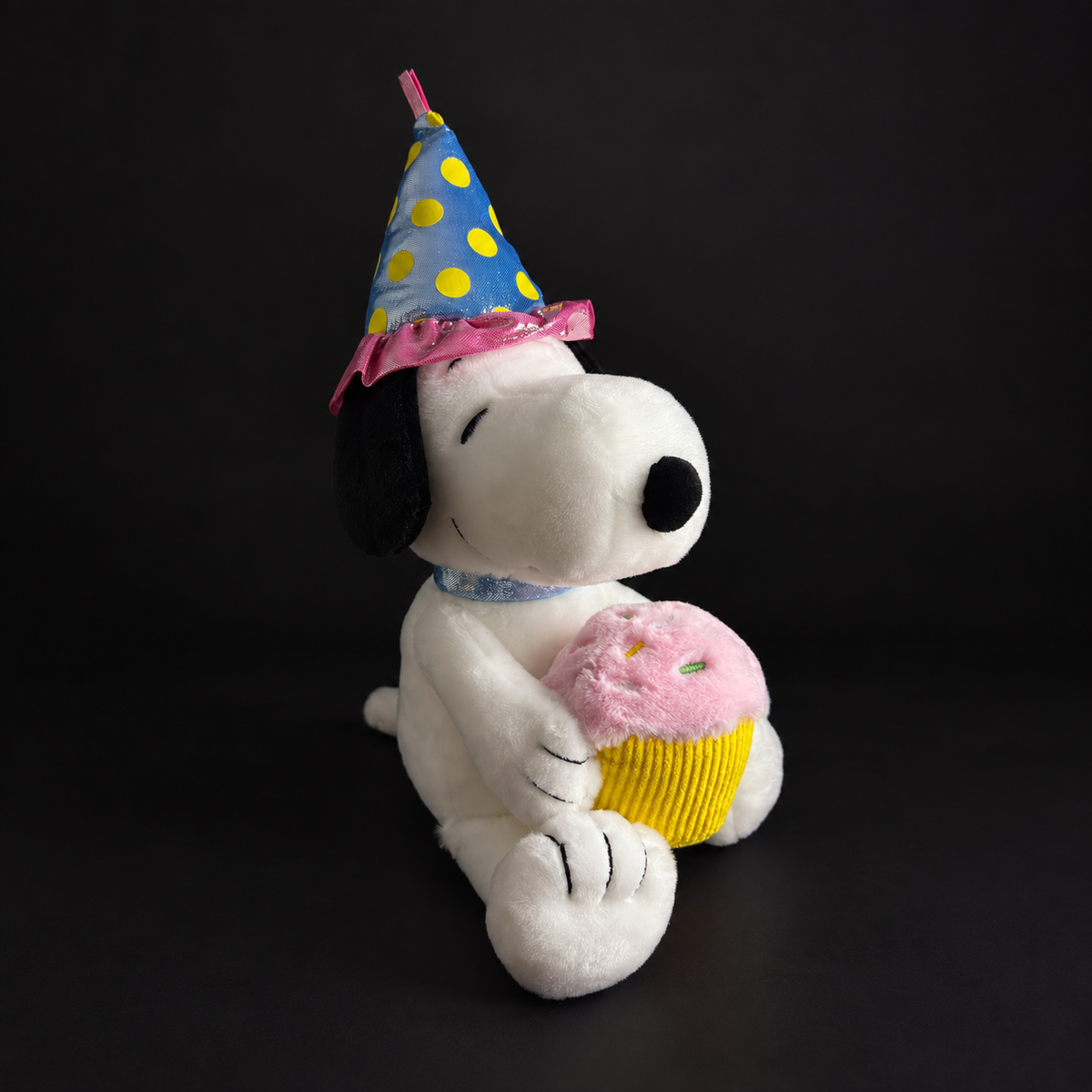 Peluche de Snoopy cumpleañero con gorrito de fiesta