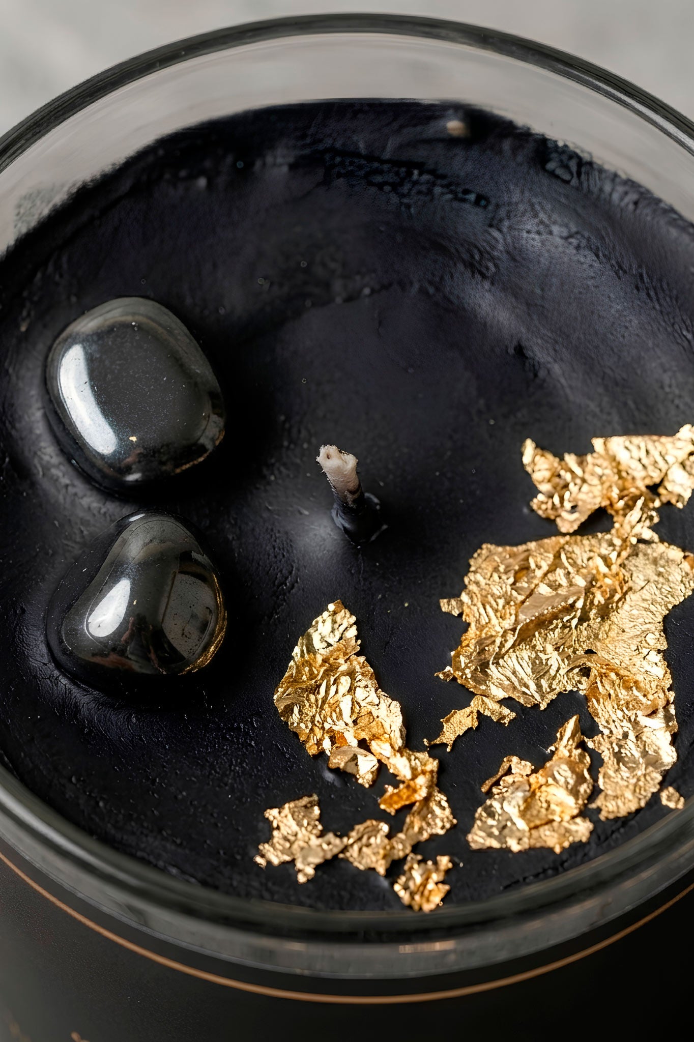 Vela del Exito Hematita y Hoja de Oro Vela Aromática - RouxFlowers